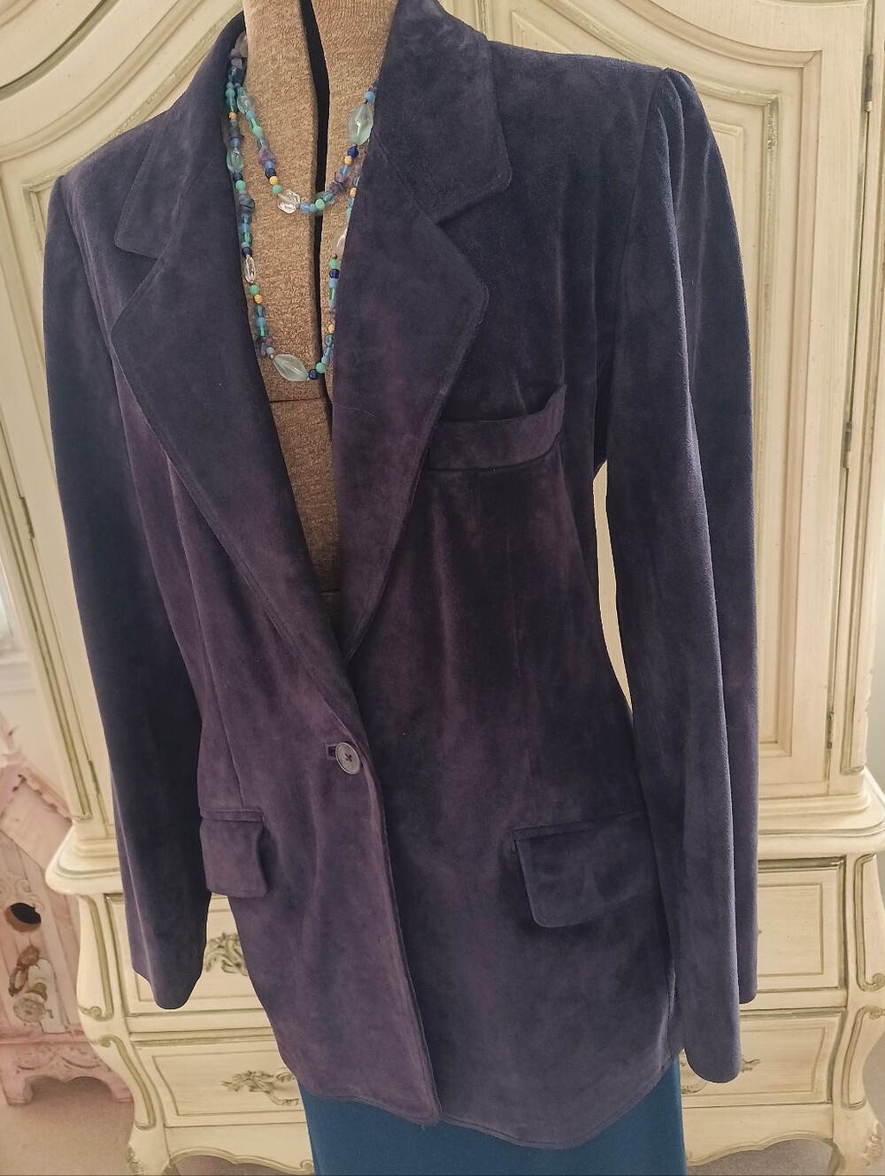 VINTAGE "ELLEN TRACY" 100% LEATHER BLAZER/ JACKET. SZ 12